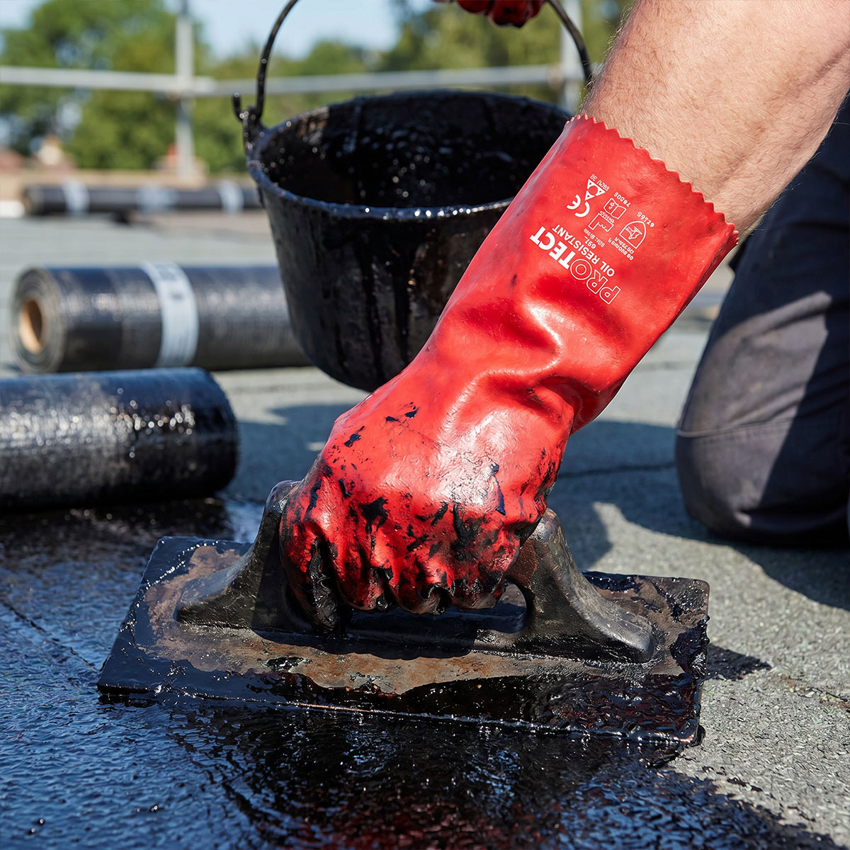 Oil resistant PVC glove 