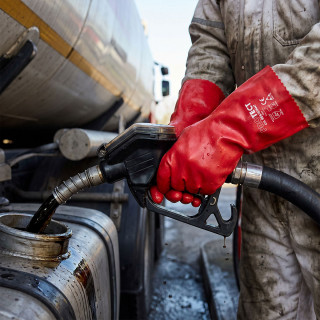 Oil resistant PVC glove 